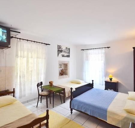 Omis Center Vila Εξωτερικό φωτογραφία