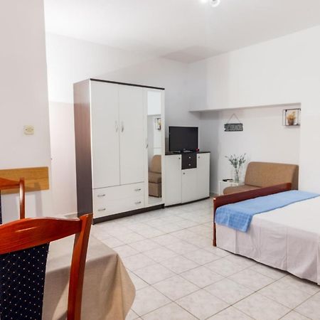 Omis Center Vila Εξωτερικό φωτογραφία
