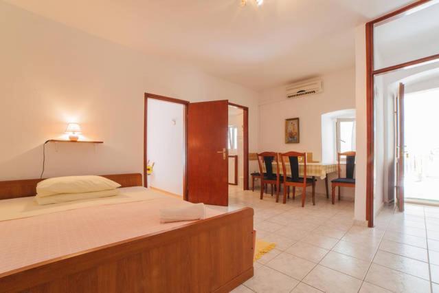 Omis Center Vila Εξωτερικό φωτογραφία
