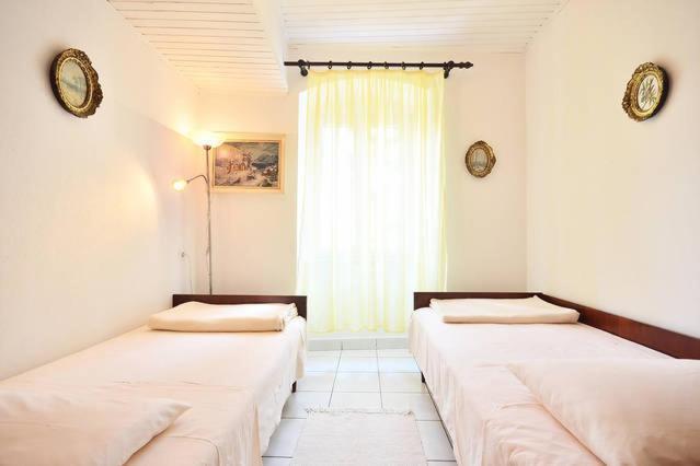 Omis Center Vila Εξωτερικό φωτογραφία