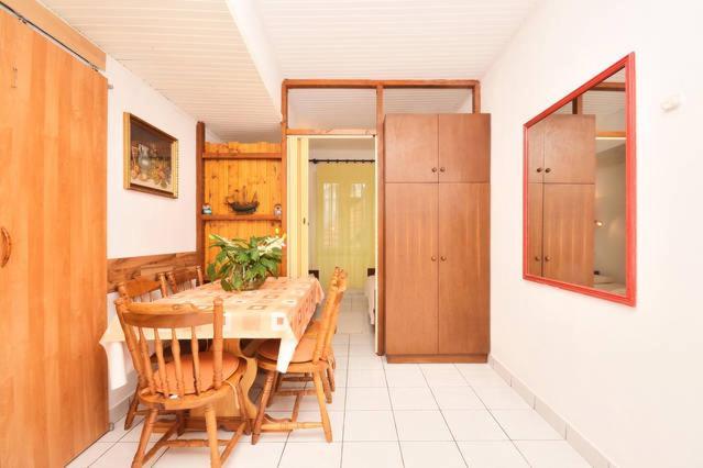 Omis Center Vila Εξωτερικό φωτογραφία